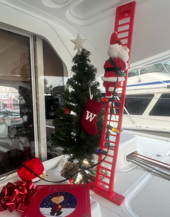 End the Year the Right Way: A Luxury Catamaran Experience in Oahu