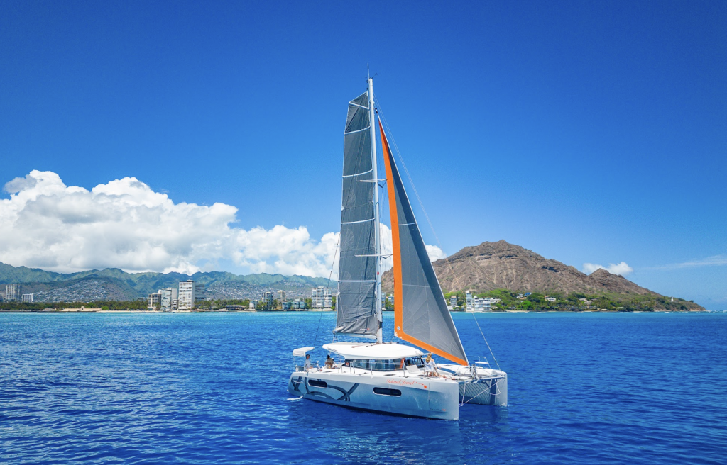 The Final Days of the Year in Oahu: Sail into the New Year
