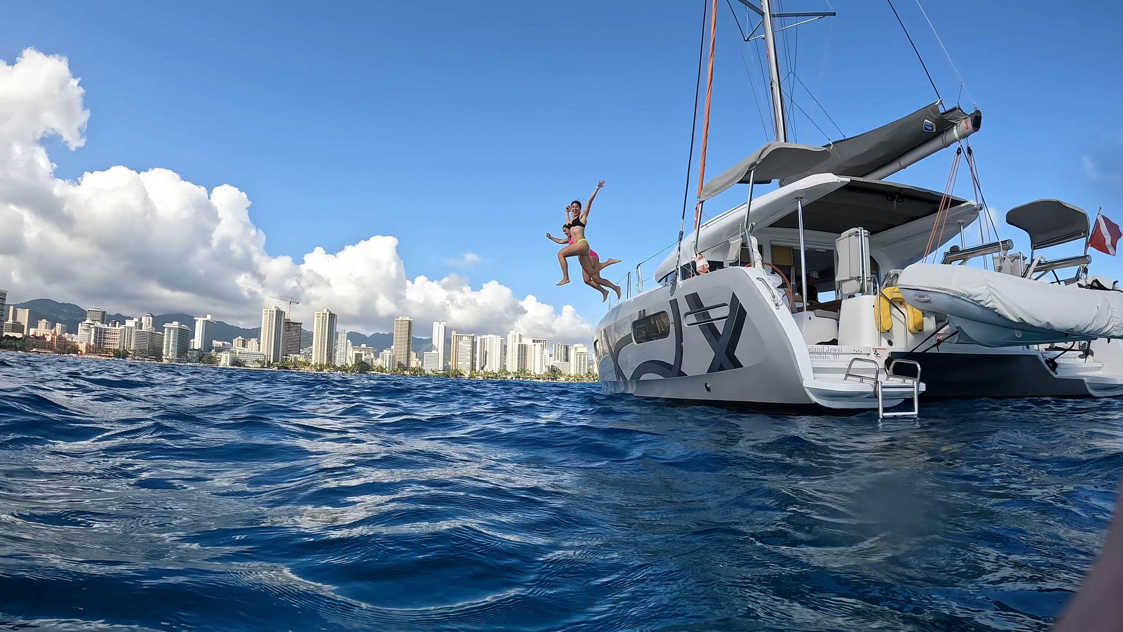 Don’t Miss Out: Book Your December Luxury Catamaran Charter in Oahu